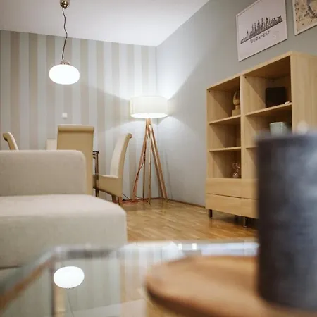 Szimpla - Free Parking *